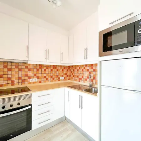 Con Terraza Y Vistas Al Mar En Apartamento Son Bou