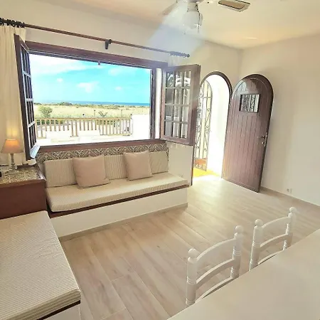 Con Terraza Y Vistas Al Mar En Apartamento Son Bou