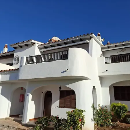 Con Terraza Y Vistas Al Mar En *
