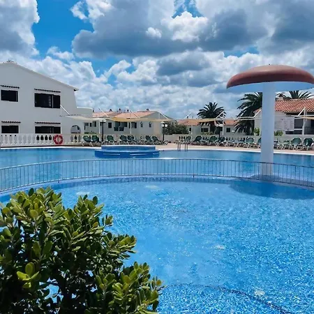 Con Terraza Y Vistas Al Mar En *