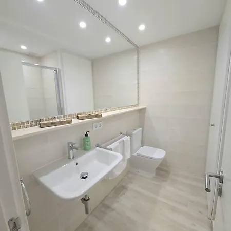 Apartment Con Terraza Y Vistas Al Mar En *